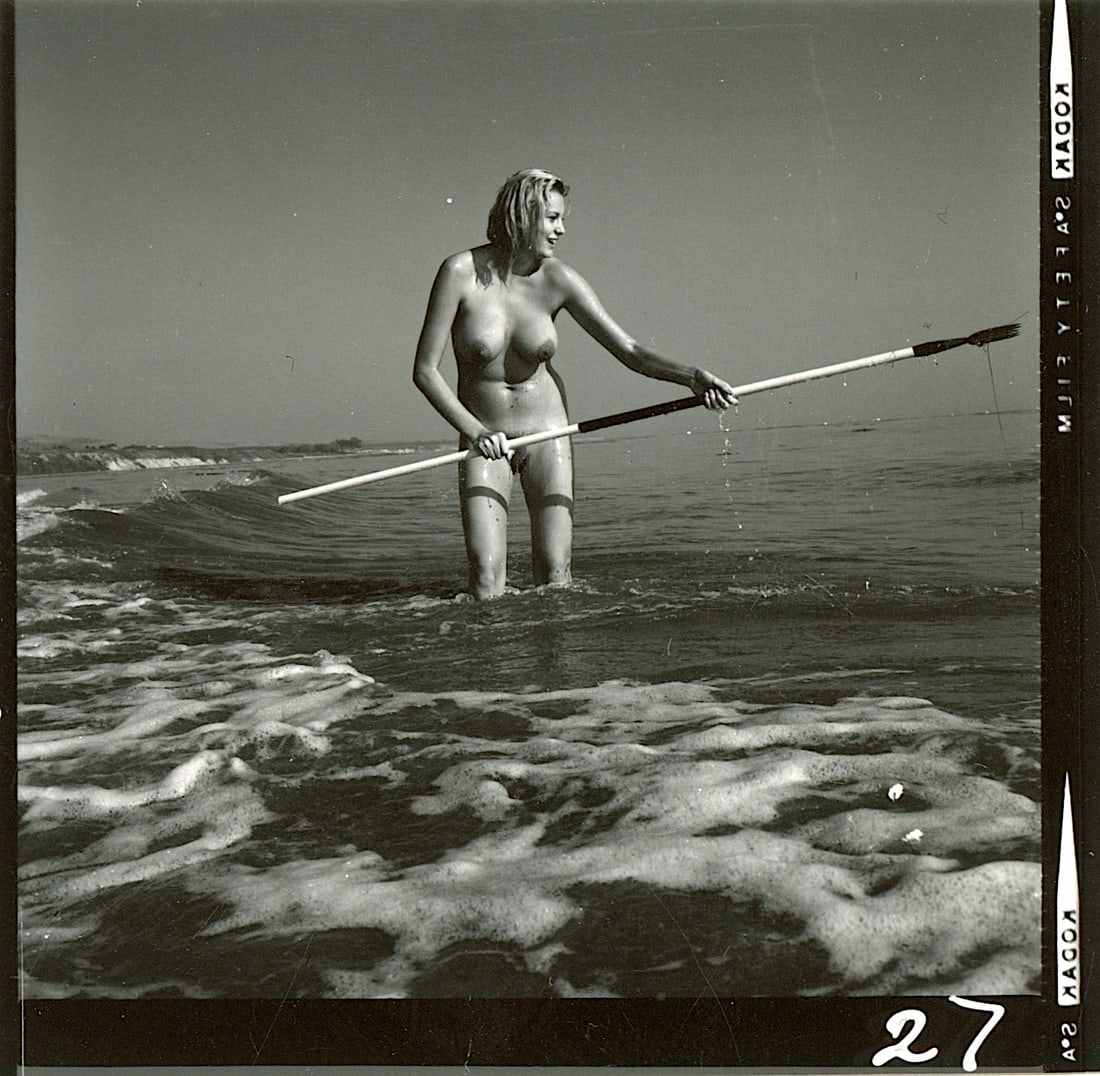 ANDRÉ DE DIENES Vintage Photo 1950s-1960s Nude Study: The provenance of this photo is from the archives of notable photographer André de Dienes.The dimensions are Approx. 2.75" x 2.75" (small variances can occur). This black and white gelatin photo was 