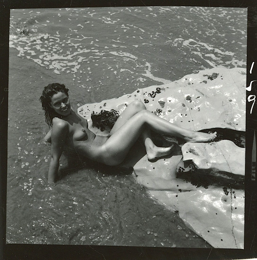 ANDRÉ DE DIENES Vintage Photo 1950s-1960s Nude Study: The provenance of this photo is from the archives of notable photographer André de Dienes.The dimensions are Approx. 2.75" x 2.75" (small variances can occur). This black and white gelatin photo was 
