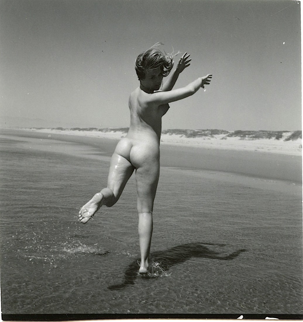 ANDRÉ DE DIENES Vintage Photo 1950s-1960s Nude Study: The provenance of this photo is from the archives of notable photographer André de Dienes.The dimensions are Approx. 2.75" x 2.75" (small variances can occur). This black and white gelatin photo was 