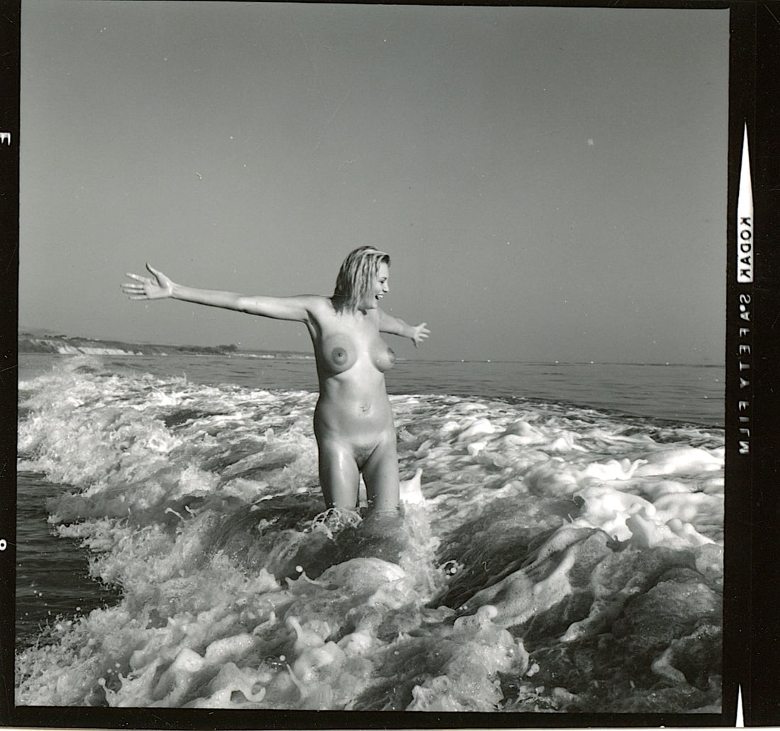 ANDRÉ DE DIENES Vintage Photo 1950s-1960s Nude Study: The provenance of this photo is from the archives of notable photographer André de Dienes.The dimensions are Approx. 2.75" x 2.75" (small variances can occur). This black and white gelatin photo was 
