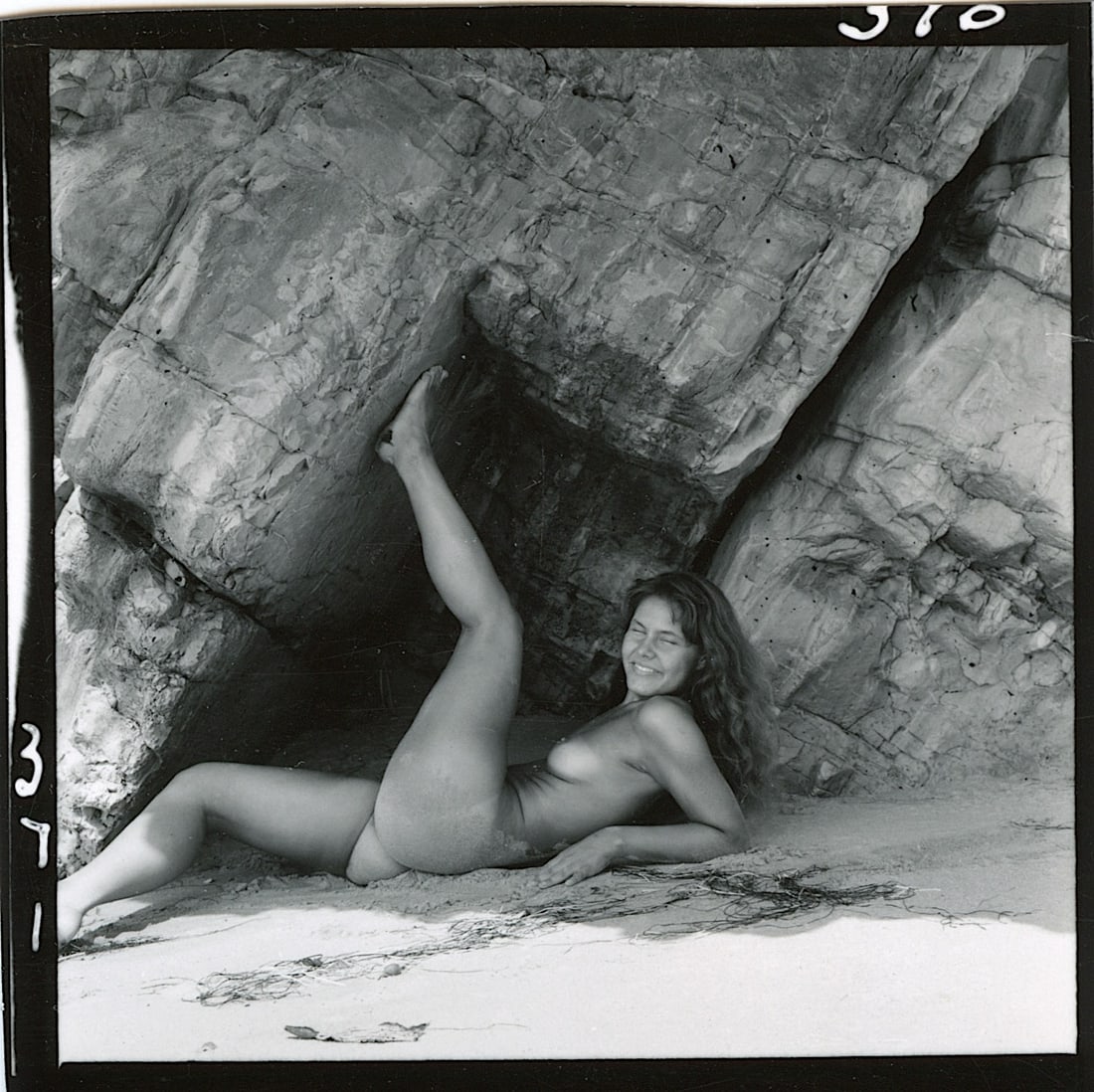 ANDRÉ DE DIENES Vintage Photo 1950s-1960s Nude Study: The provenance of this photo is from the archives of notable photographer André de Dienes.The dimensions are Approx. 2.75" x 2.75" (small variances can occur). This black and white gelatin photo was 