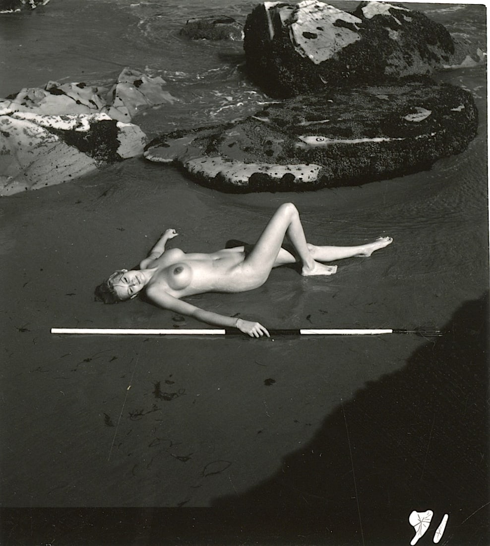 ANDRÉ DE DIENES Vintage Photo 1950s-1960s Nude Study: The provenance of this photo is from the archives of notable photographer André de Dienes.The dimensions are Approx. 2.75" x 2.75" (small variances can occur). This black and white gelatin photo was 