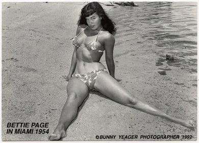 Vintage Original Postcard Pin-Up from Archives BUNNY YEAGER