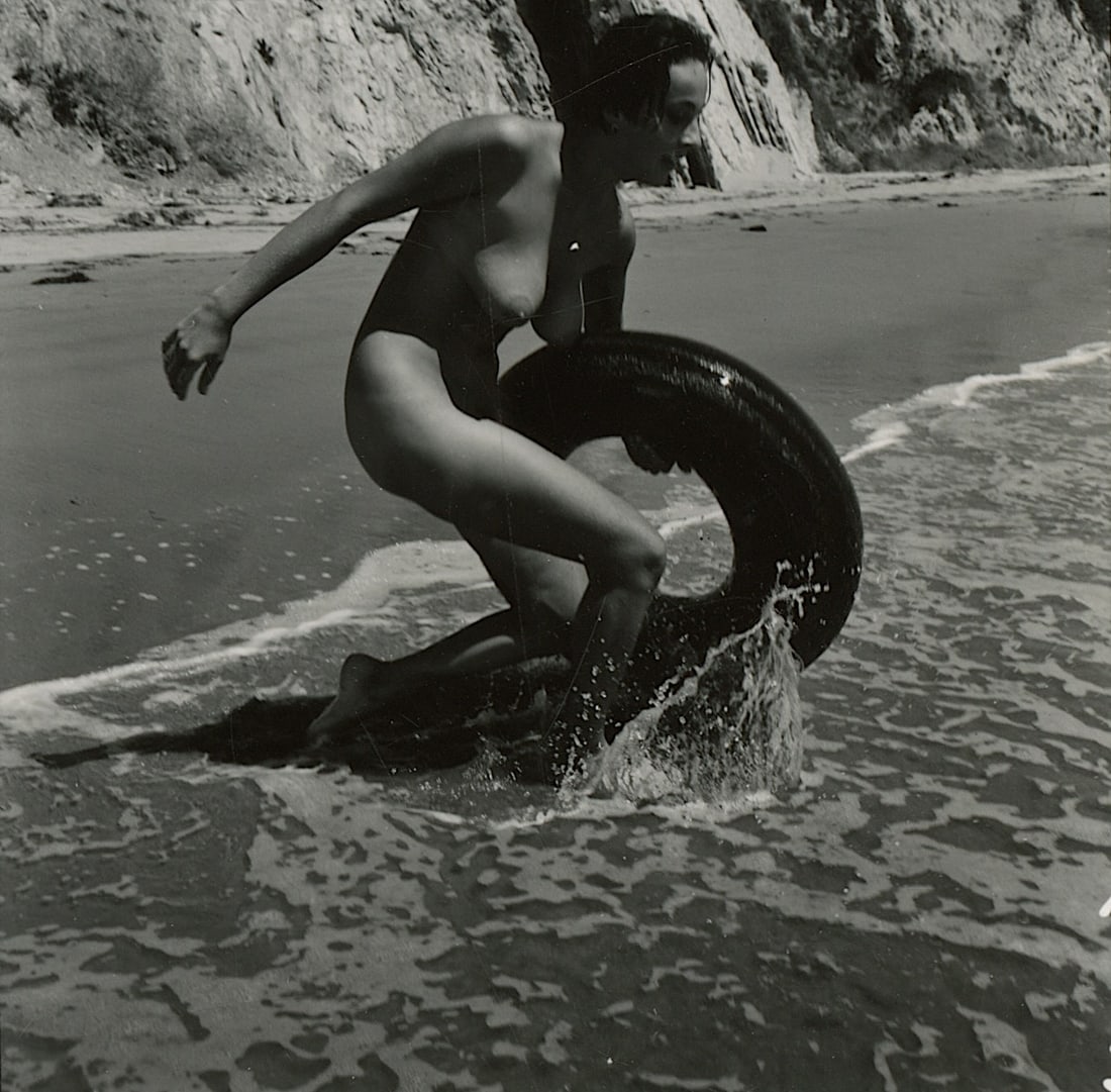 ANDRÉ DE DIENES Vintage Photo 1950s-1960s Nude Study: The provenance of this photo is from the archives of notable photographer André de Dienes.The dimensions are Approx. 2.75" x 2.75" (small variances can occur). This black and white gelatin photo was 