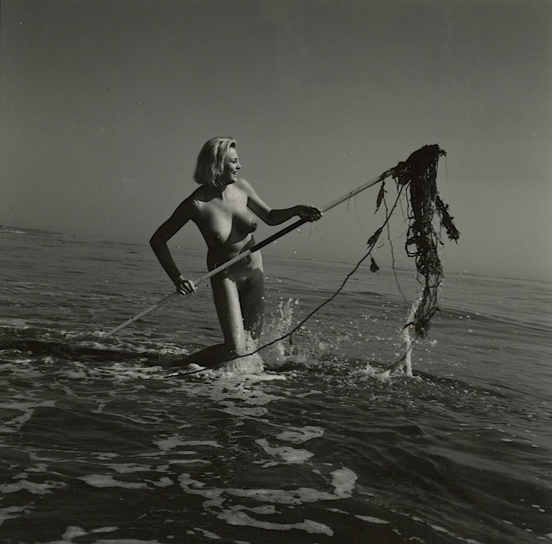 ANDRÉ DE DIENES Vintage Photo 1950s-1960s Nude Study: The provenance of this photo is from the archives of notable photographer André de Dienes.The dimensions are Approx. 2.75" x 2.75" (small variances can occur). This black and white gelatin photo was 