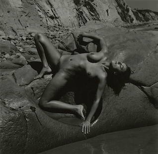 ANDRÉ DE DIENES Vintage Photo 1950s-1960s Nude Study: The provenance of this photo is from the archives of notable photographer André de Dienes.The dimensions are Approx. 2.75" x 2.75" (small variances can occur). This black and white gelatin photo was