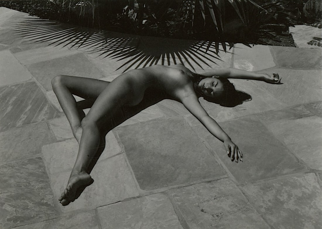 ANDRÉ DE DIENES Vintage Photo 1950s-1960s Nude Study: The provenance of this photo is from the archives of notable photographer André de Dienes.The dimensions are Approx. 2.75" x 2.75" (small variances can occur). This black and white gelatin photo was 