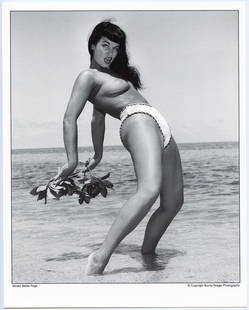 BUNNY YEAGER Vintage Pin Up Litho BETTIE PAGE: This lot is coming from Bunny Yeager's estate/archives. Linnea Eleanor "Bunny" Yeager (March 13, 1929 - May 24, 2014) was an American photographer and pin-up model. She met Bettie Page in 1954, and to
