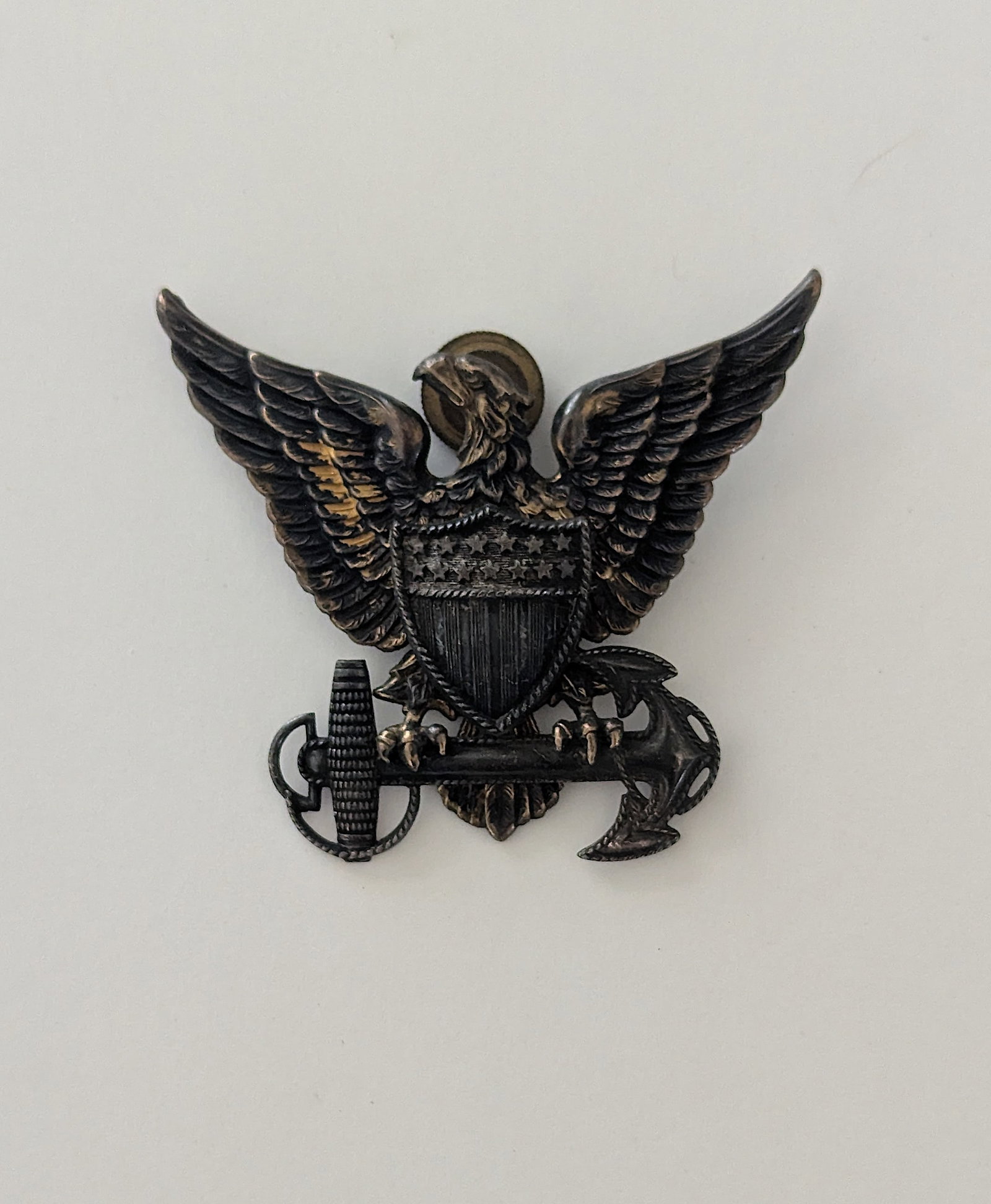 WWII US Coast Guard Officer Cap Badge: The provenance of this lot is from a quality collector PBC. Please see all the included images to read all related information. We have included quality scans to show it's actual condition. This lot i