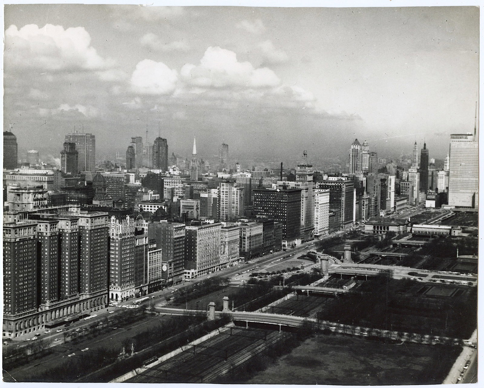 Vintage 1968 Photo Aeroview of Chicago by DELTA Air Lines: The provenance of this lot is from a quality collector PBC. Please see all the included images to read all related information.The dimensions are Approx. 10" x 8". We have included quality scans to sh