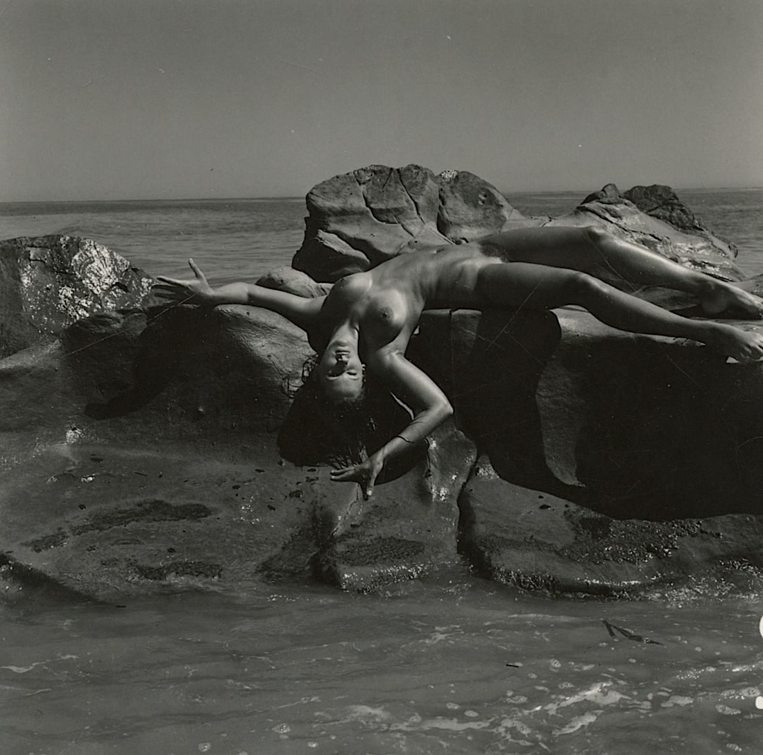 ANDRÉ DE DIENES Vintage Photo 1950s-1960s Nude Study: The provenance of this photo is from the archives of notable photographer André de Dienes.The dimensions are Approx. 2.75" x 2.75" (small variances can occur). This black and white gelatin photo was 