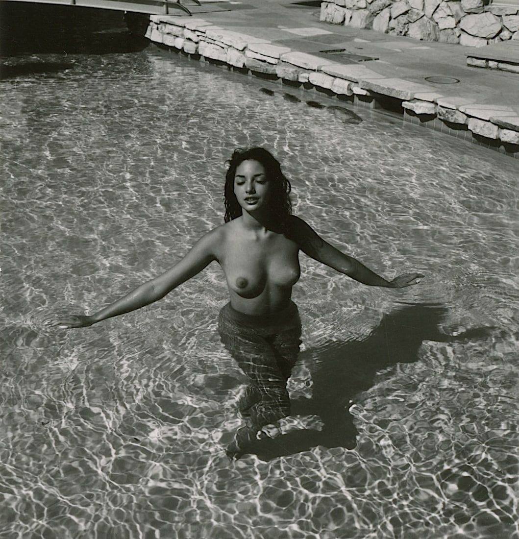 ANDRÉ DE DIENES Vintage Photo 1950s-1960s Nude Study: The provenance of this photo is from the archives of notable photographer André de Dienes.The dimensions are Approx. 2.75" x 2.75" (small variances can occur). This black and white gelatin photo was 