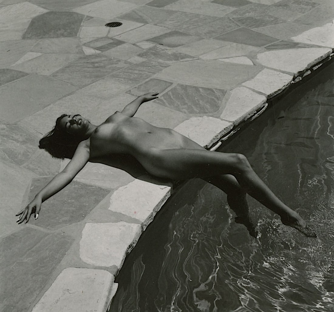 ANDRÉ DE DIENES Vintage Photo 1950s-1960s Nude Study: The provenance of this photo is from the archives of notable photographer André de Dienes.The dimensions are Approx. 2.75" x 2.75" (small variances can occur). This black and white gelatin photo was 