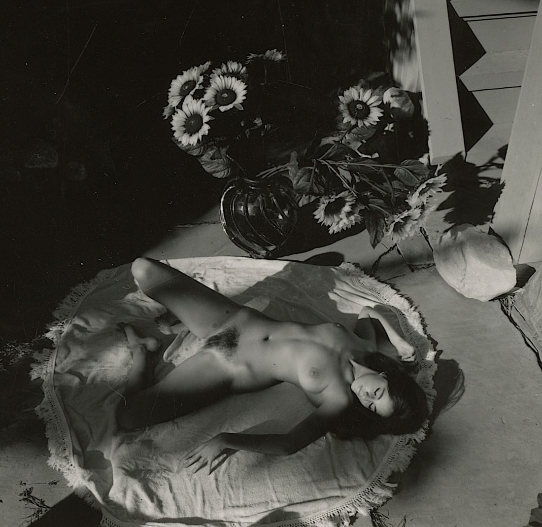 ANDRÉ DE DIENES Vintage Photo 1950s-1960s Nude Study: The provenance of this photo is from the archives of notable photographer André de Dienes.The dimensions are Approx. 2.75" x 2.75" (small variances can occur). This black and white gelatin photo was 