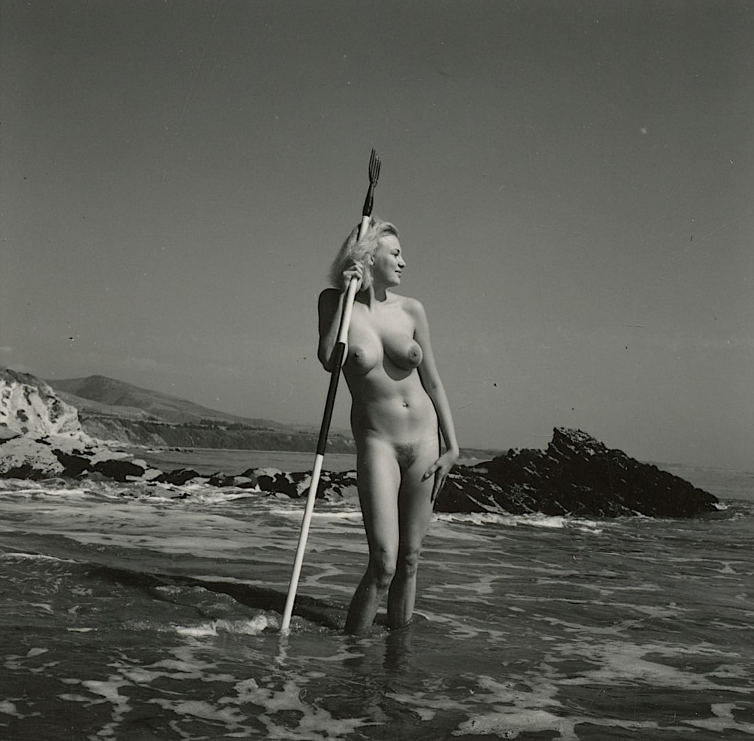 ANDRÉ DE DIENES Vintage Photo 1950s-1960s Nude Study: The provenance of this photo is from the archives of notable photographer André de Dienes.The dimensions are Approx. 2.75" x 2.75" (small variances can occur). This black and white gelatin photo was 