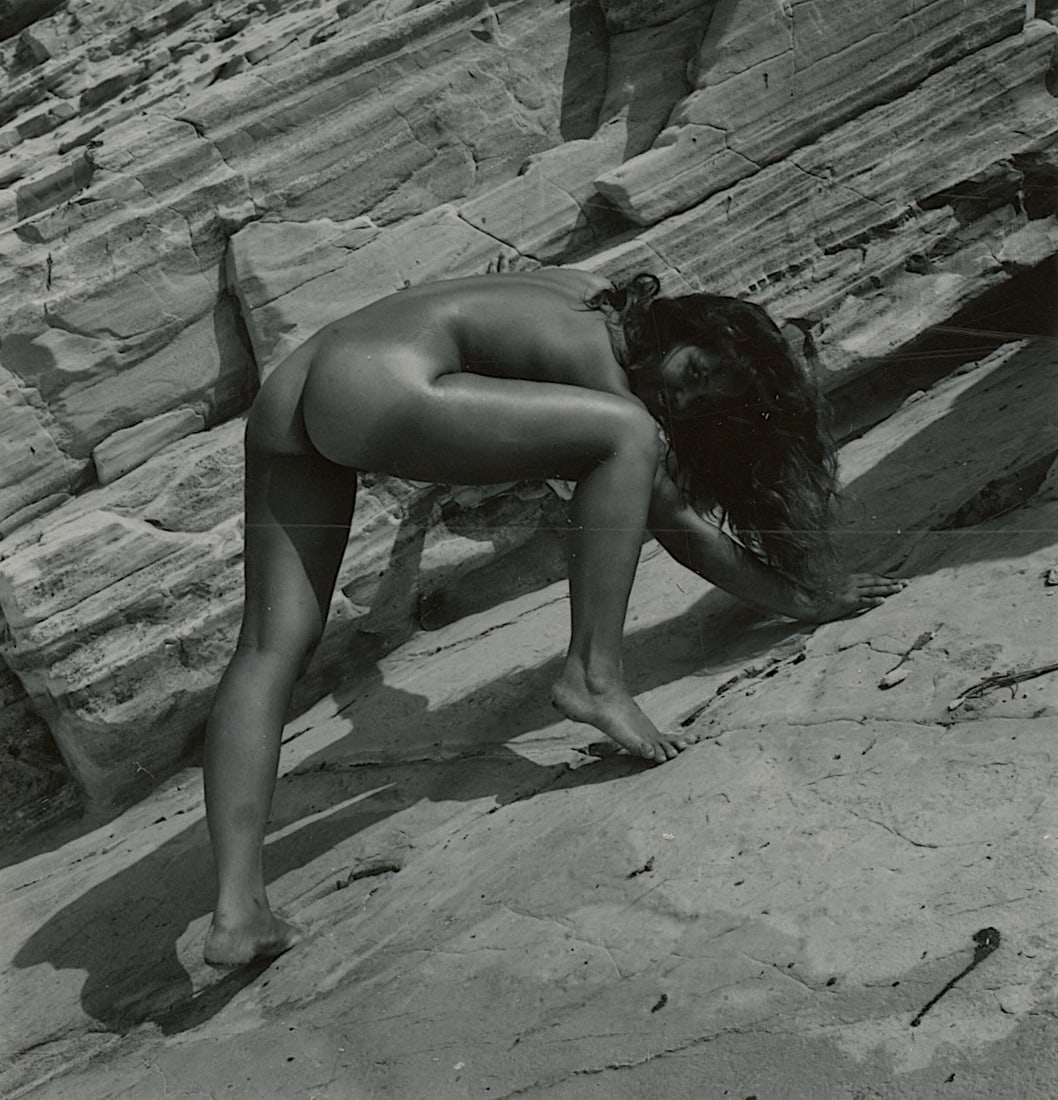 ANDRÉ DE DIENES Vintage Photo 1950s-1960s Nude Study: The provenance of this photo is from the archives of notable photographer André de Dienes.The dimensions are Approx. 2.75" x 2.75" (small variances can occur). This black and white gelatin photo was 