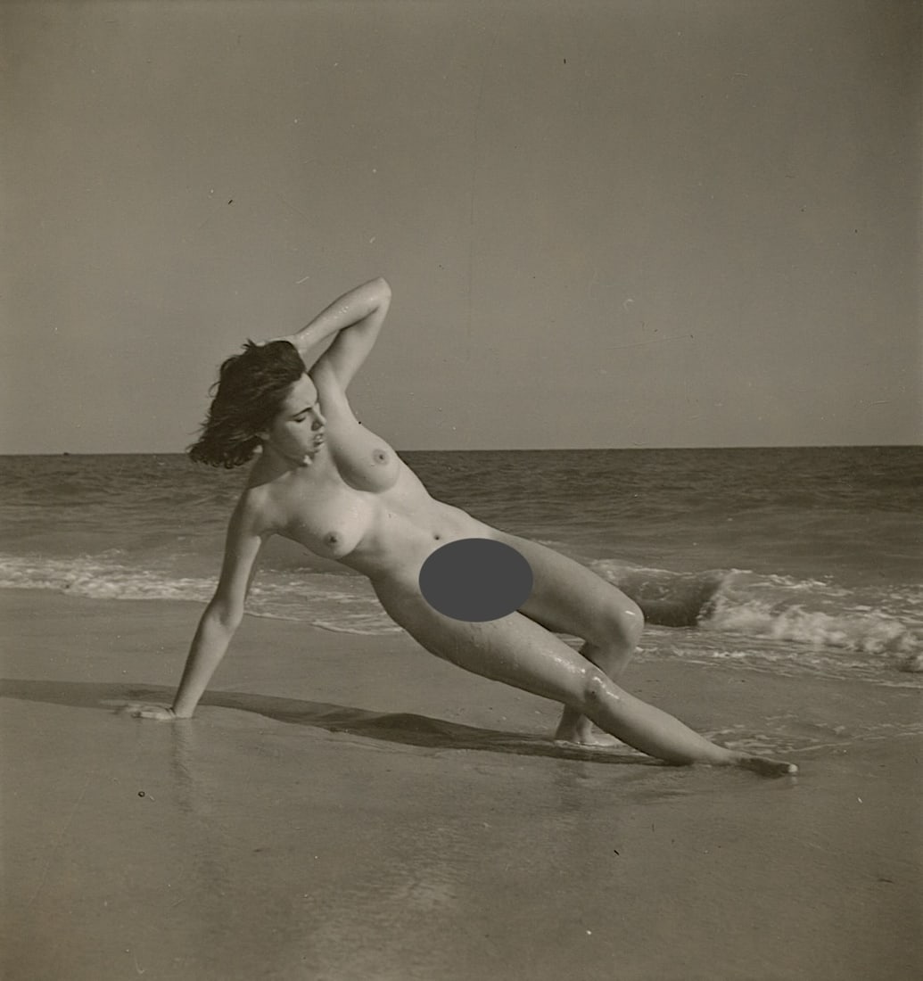 ANDRÉ DE DIENES Vintage Photo 1950s-1960s Nude Study: The provenance of this photo is from the archives of notable photographer André de Dienes.The dimensions are Approx. 2.75" x 2.75" (small variances can occur). This black and white gelatin photo was 