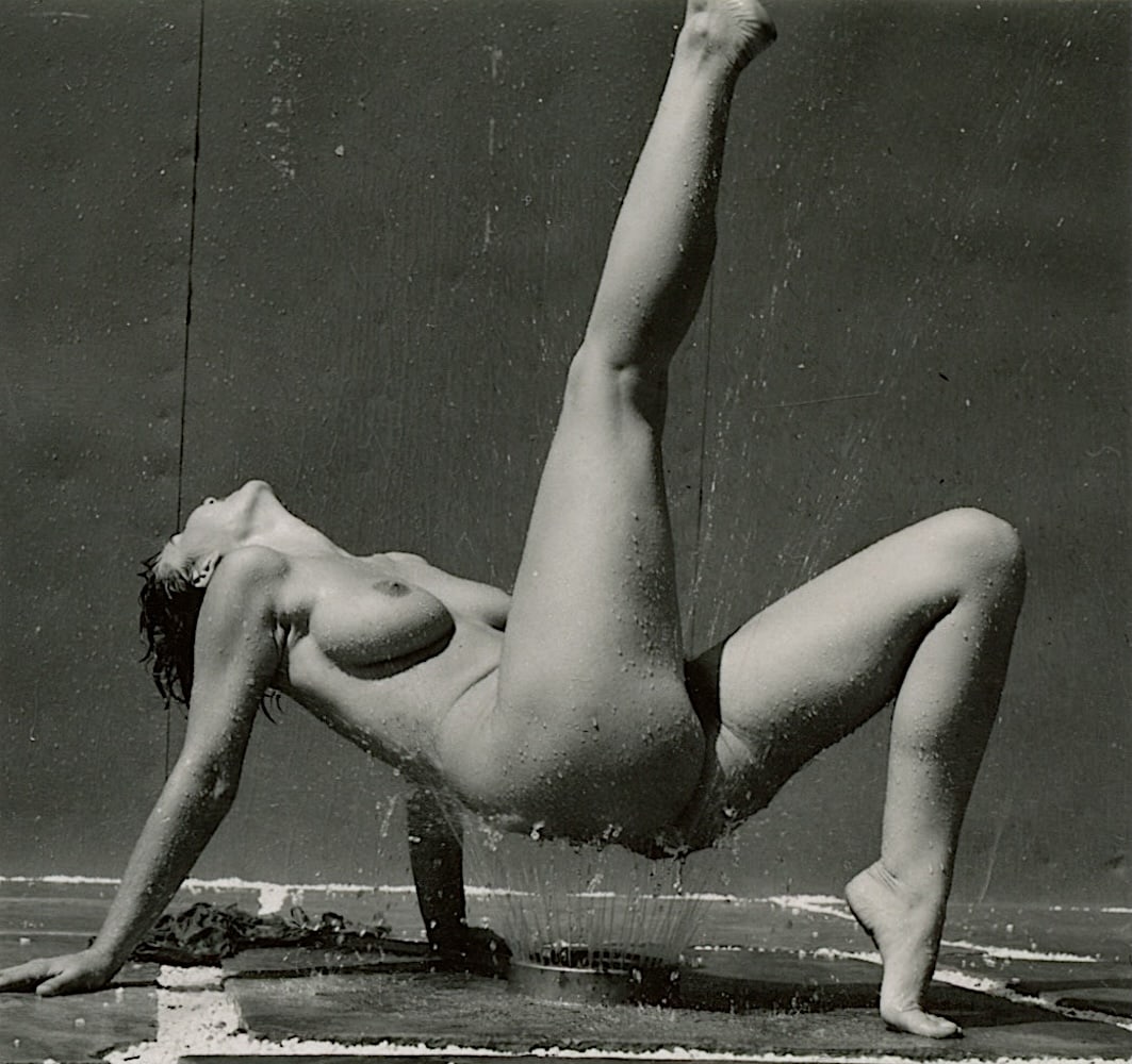 ANDRÉ DE DIENES Vintage Photo 1950s-1960s Nude Study: The provenance of this photo is from the archives of notable photographer André de Dienes.The dimensions are Approx. 2.75" x 2.75" (small variances can occur). This black and white gelatin photo was 