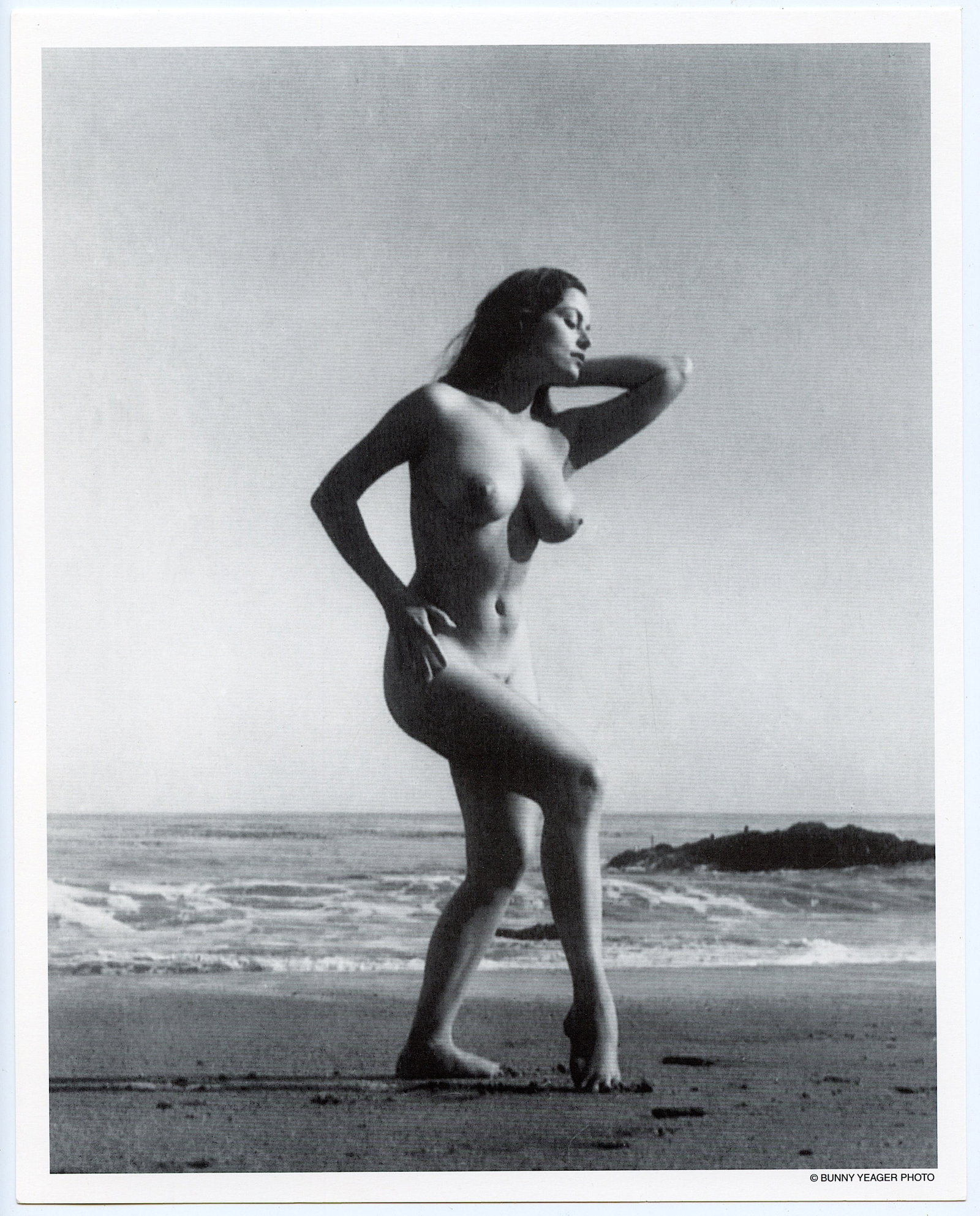 BUNNY YEAGER Vintage Pin Up Litho DIANE WEBBER: This lot is coming from Bunny Yeager's estate/archives. Linnea Eleanor "Bunny" Yeager (March 13, 1929 - May 24, 2014) was an American photographer and pin-up model. She met Bettie Page in 1954, and to
