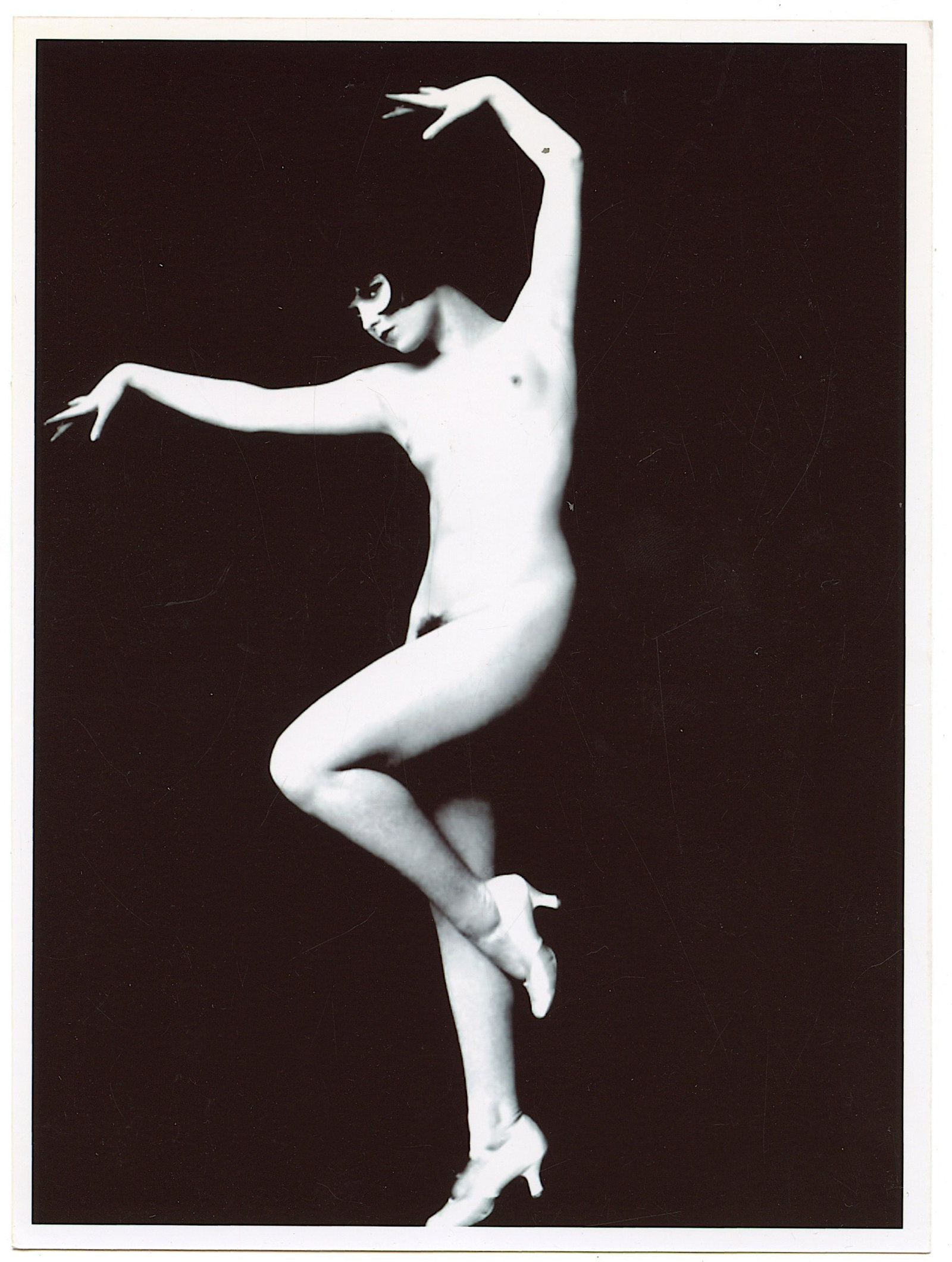 Original Photo Reproduction Art Deco LOUISE BROOKS Nude: This lot is coming from the estate of a collector in RI. The dimensions are Approx. 8" x 6". We have attached quality images to show its actual condition. This lot is located in Boca Raton, Fl and its