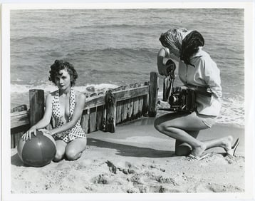 BUNNY YEAGER Vintage Pin Up Photo Model IN ACTION