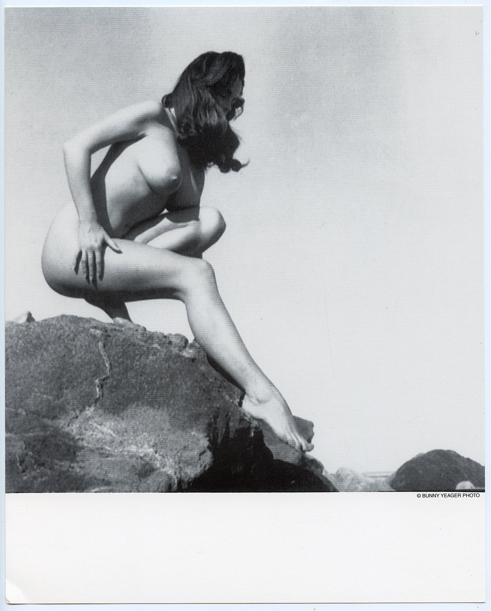 BUNNY YEAGER Vintage Pin Up Litho Model DIANE WEBBER: This lot is coming from Bunny Yeager's estate/archives. Linnea Eleanor "Bunny" Yeager (March 13, 1929 - May 24, 2014) was an American photographer and pin-up model. She met Bettie Page in 1954, and to