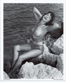 BUNNY YEAGER Vintage Pin Up Litho Model BETTIE PAGE