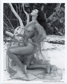 BUNNY YEAGER Vintage Pin Up Litho Model BETTIE PAGE