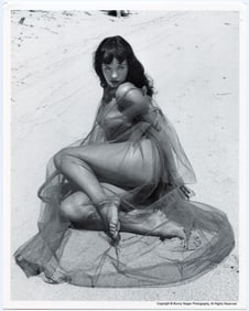 BUNNY YEAGER Vintage Pin Up Litho Model BETTIE PAGE