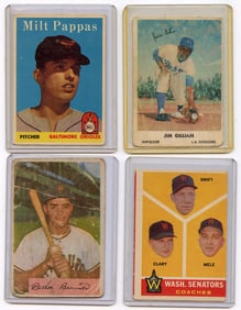 Vintage MIXED YEARS Set with 4  Topps Baseball Cards