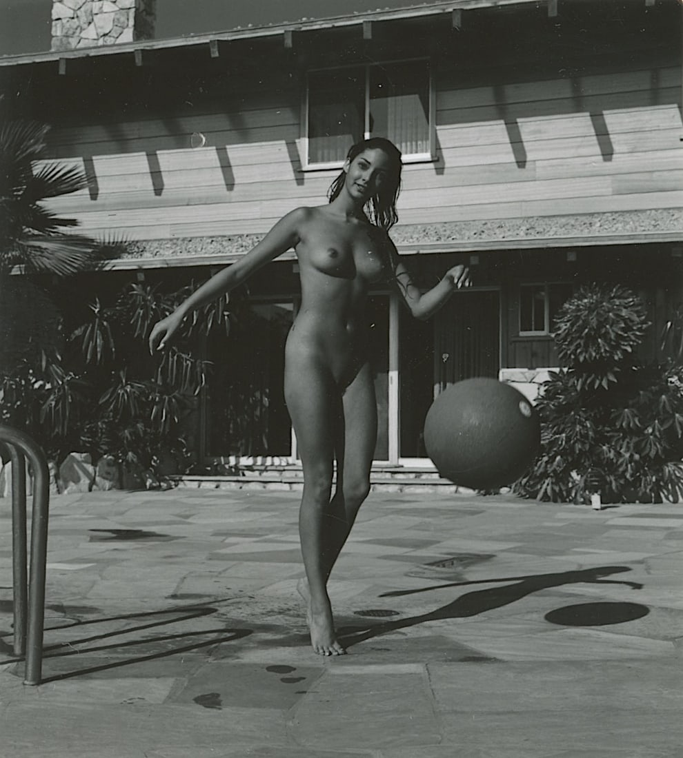 ANDRÉ DE DIENES Vintage Photo 1950s-1960s Nude Study: The provenance of this photo is from the estate/archives of notable photographer André de Dienes (Hungarian 1913 - 1986) in CA. André de Dienes is a well-known photographer, especially recognized fo