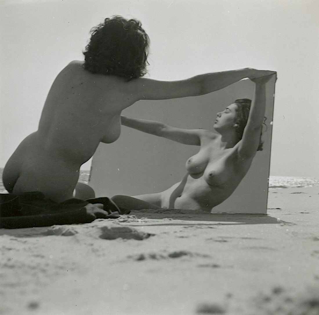 ANDRÉ DE DIENES Vintage Photo 1950s-1960s Nude Study: The provenance of this photo is from the estate/archives of notable photographer André de Dienes (Hungarian 1913 - 1986) in CA. André de Dienes is a well-known photographer, especially recognized fo