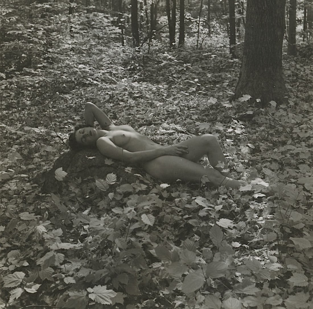 ANDRÉ DE DIENES Vintage Photo 1950s-1960s Nude Study: The provenance of this photo is from the estate/archives of notable photographer André de Dienes (Hungarian 1913 - 1986) in CA. André de Dienes is a well-known photographer, especially recognized fo
