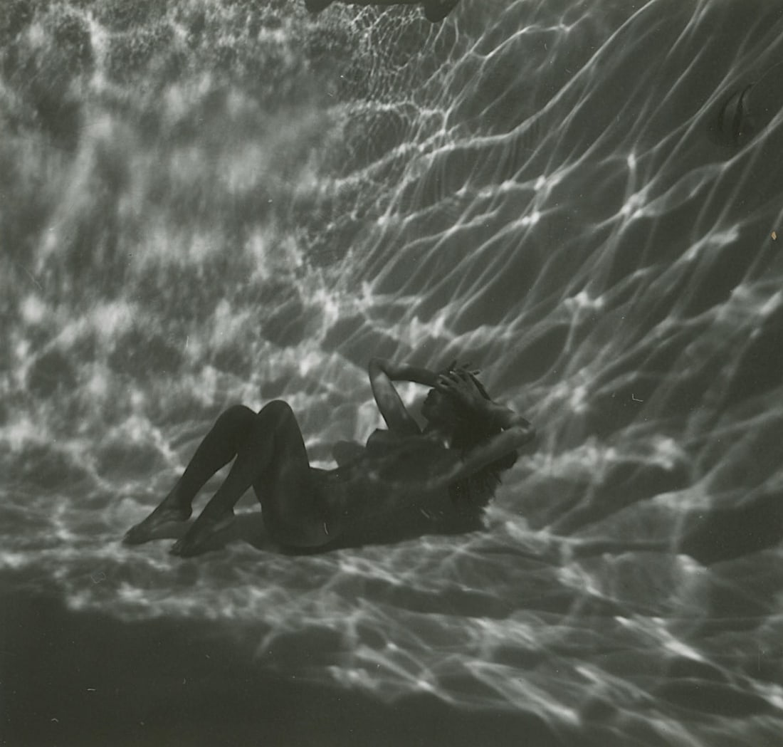 ANDRÉ DE DIENES Vintage Photo 1950s-1960s Nude Study: The provenance of this photo is from the estate/archives of notable photographer André de Dienes (Hungarian 1913 - 1986) in CA. André de Dienes is a well-known photographer, especially recognized fo