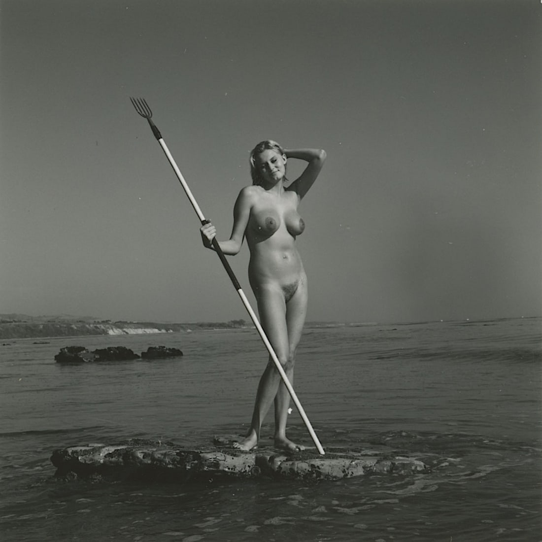 ANDRÉ DE DIENES Vintage Photo 1950s-1960s Nude Study: The provenance of this photo is from the estate/archives of notable photographer André de Dienes (Hungarian 1913 - 1986) in CA. André de Dienes is a well-known photographer, especially recognized fo
