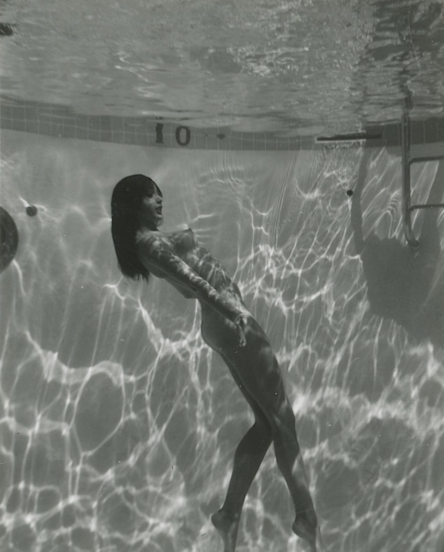 ANDRÉ DE DIENES Vintage Photo 1950s-1960s Nude Study: The provenance of this photo is from the estate/archives of notable photographer André de Dienes (Hungarian 1913 - 1986) in CA. André de Dienes is a well-known photographer, especially recognized fo