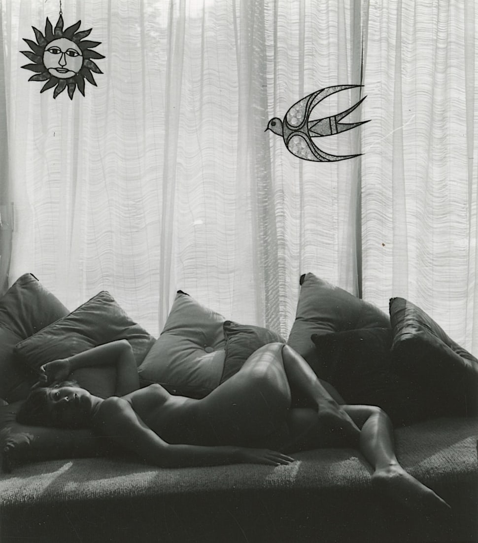 ANDRÉ DE DIENES Vintage Photo 1950s-1960s Nude Study: The provenance of this photo is from the estate/archives of notable photographer André de Dienes (Hungarian 1913 - 1986) in CA. André de Dienes is a well-known photographer, especially recognized fo