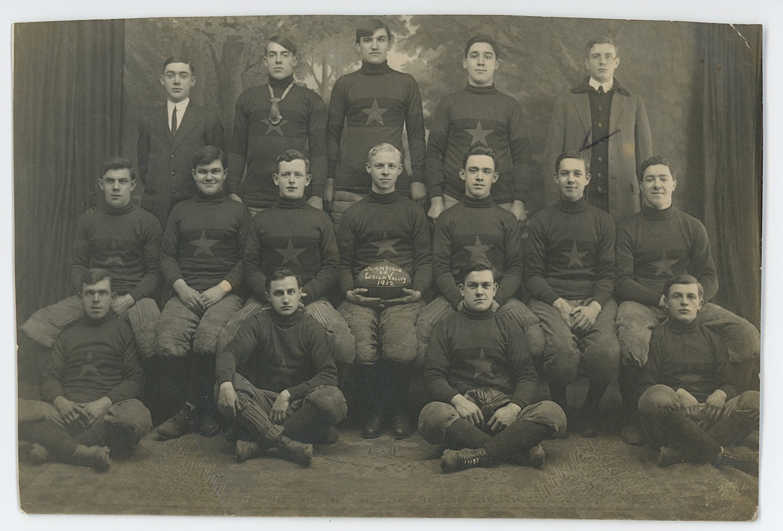 Antique Photo Postcard Football 1912, Champions Lehigh Valley: Antique / Vintage postcard from the epoch. The regular size of a postcard is approximately 3 1/2 inch x 5 1/2 inch or 9 cm x 14 cm (small variance can occur). This lot is coming from the estate of a c