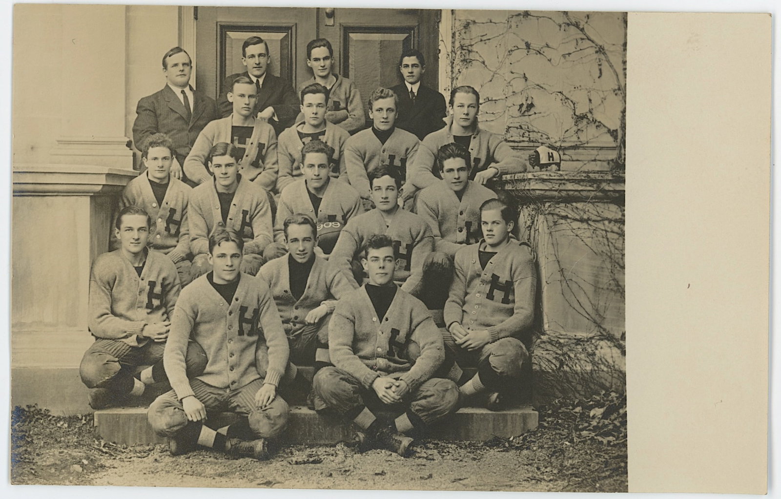 Antique / Vintage Photo Postcard Football Team, Hackley 1909: Antique / Vintage postcard from the epoch. The regular size of a postcard is approximately 3 1/2 inch x 5 1/2 inch or 9 cm x 14 cm (small variance can occur). This lot is coming from the estate of a c