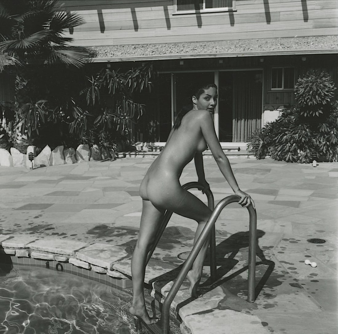 ANDRÉ DE DIENES Vintage Photo 1950s-1960s Nude Study: The provenance of this photo is from the estate/archives of notable photographer André de Dienes (Hungarian 1913 - 1986) in CA. André de Dienes is a well-known photographer, especially recognized fo