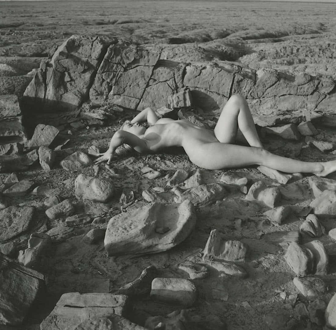 ANDRÉ DE DIENES Vintage Photo 1950s-1960s Nude Study: The provenance of this photo is from the estate/archives of notable photographer André de Dienes (Hungarian 1913 - 1986) in CA. André de Dienes is a well-known photographer, especially recognized fo