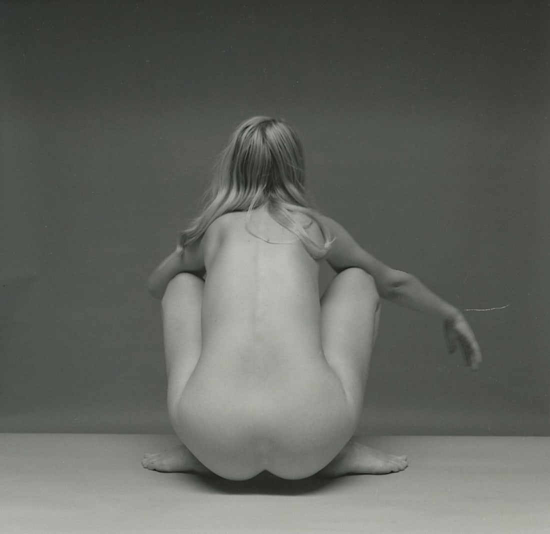 ANDRÉ DE DIENES Vintage Photo 1950s-1960s Nude Study: The provenance of this photo is from the estate/archives of notable photographer André de Dienes (Hungarian 1913 - 1986) in CA. André de Dienes is a well-known photographer, especially recognized fo