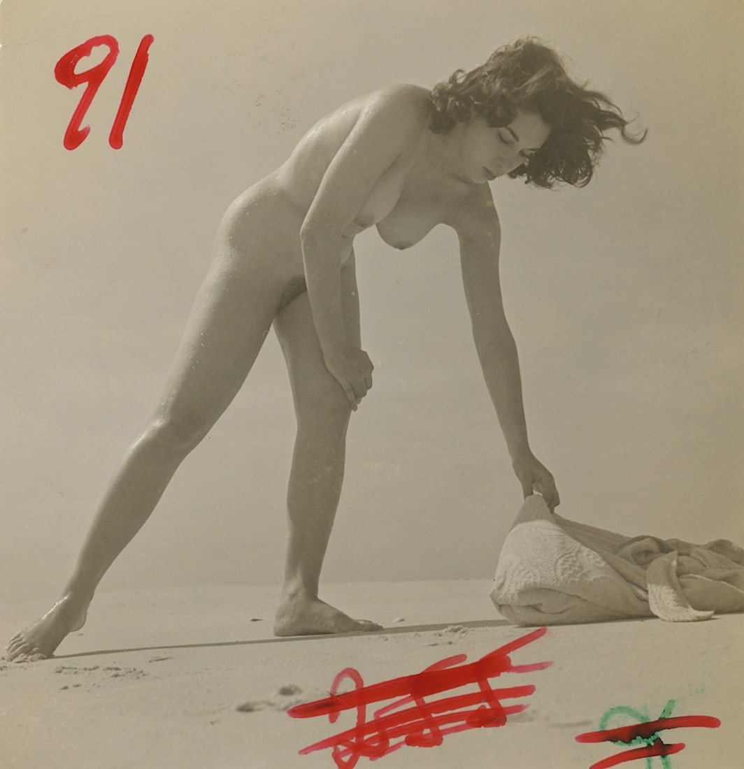 ANDRÉ DE DIENES Vintage Photo 1950s-1960s Nude Study: The provenance of this photo is from the estate/archives of notable photographer André de Dienes (Hungarian 1913 - 1986) in CA. André de Dienes is a well-known photographer, especially recognized fo