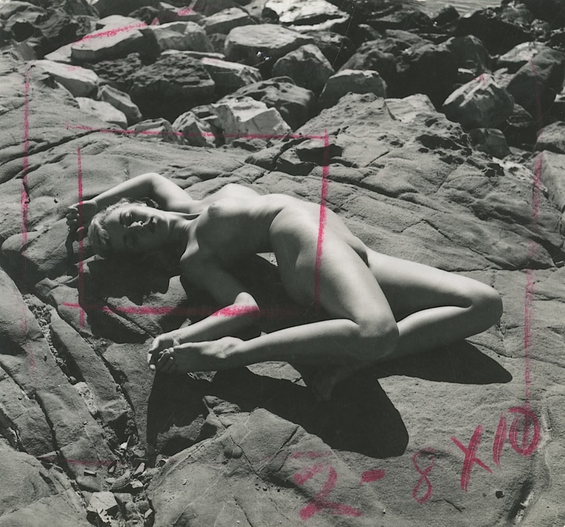 ANDRÉ DE DIENES Vintage Photo 1950s-1960s Nude Study: The provenance of this photo is from the estate/archives of notable photographer André de Dienes (Hungarian 1913 - 1986) in CA. André de Dienes is a well-known photographer, especially recognized fo