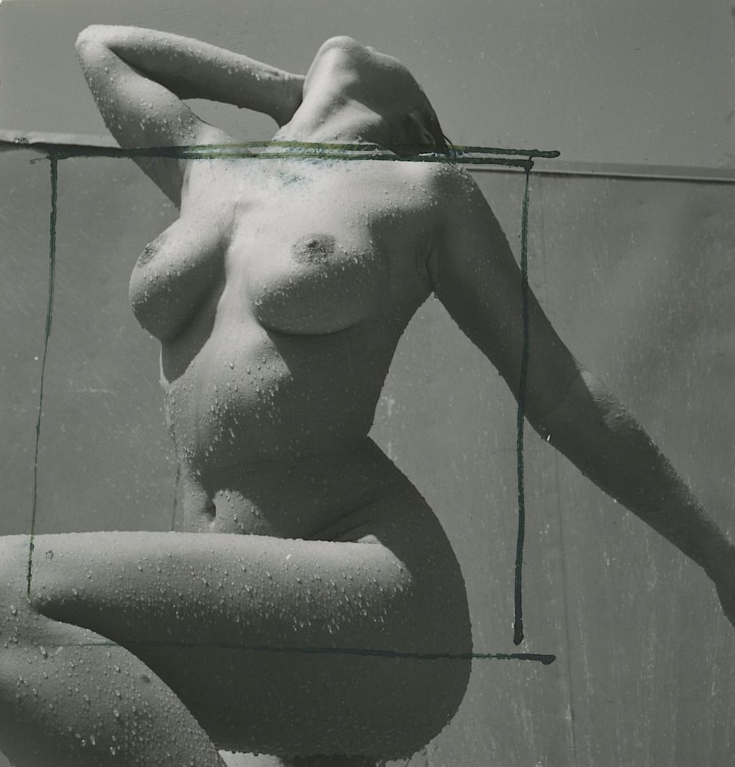 ANDRÉ DE DIENES Vintage Photo 1950s-1960s Nude Study: The provenance of this photo is from the estate/archives of notable photographer André de Dienes (Hungarian 1913 - 1986) in CA. André de Dienes is a well-known photographer, especially recognized fo