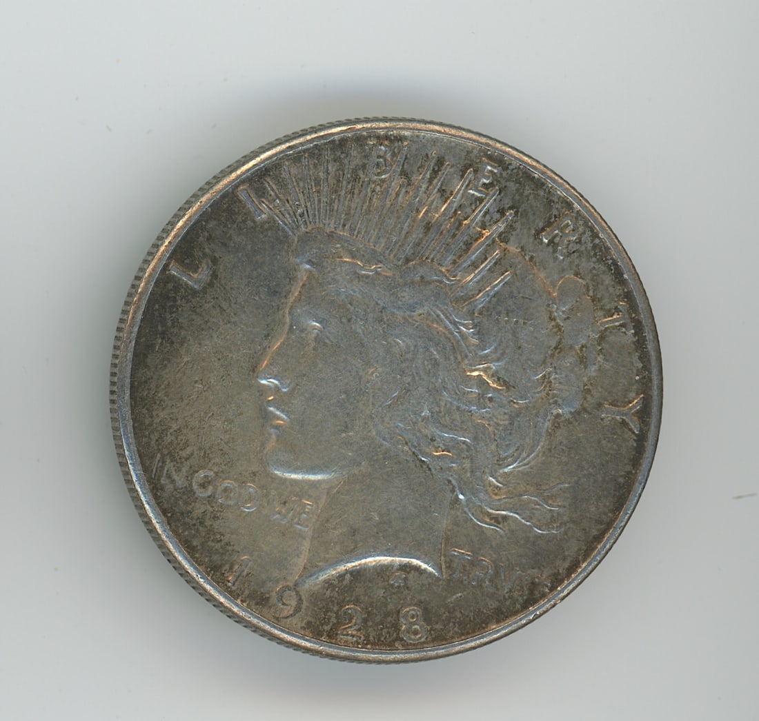 1928 U.S. Liberty Peace One Dollar Silver Coin (1 of 2)