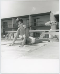 BUNNY YEAGER Vintage Pin Up Litho Model CLAUDIA CARDINALE ?