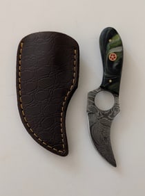 Handcrafted Heirloom Damascus Steel Knife with Leather Sheath OPP!