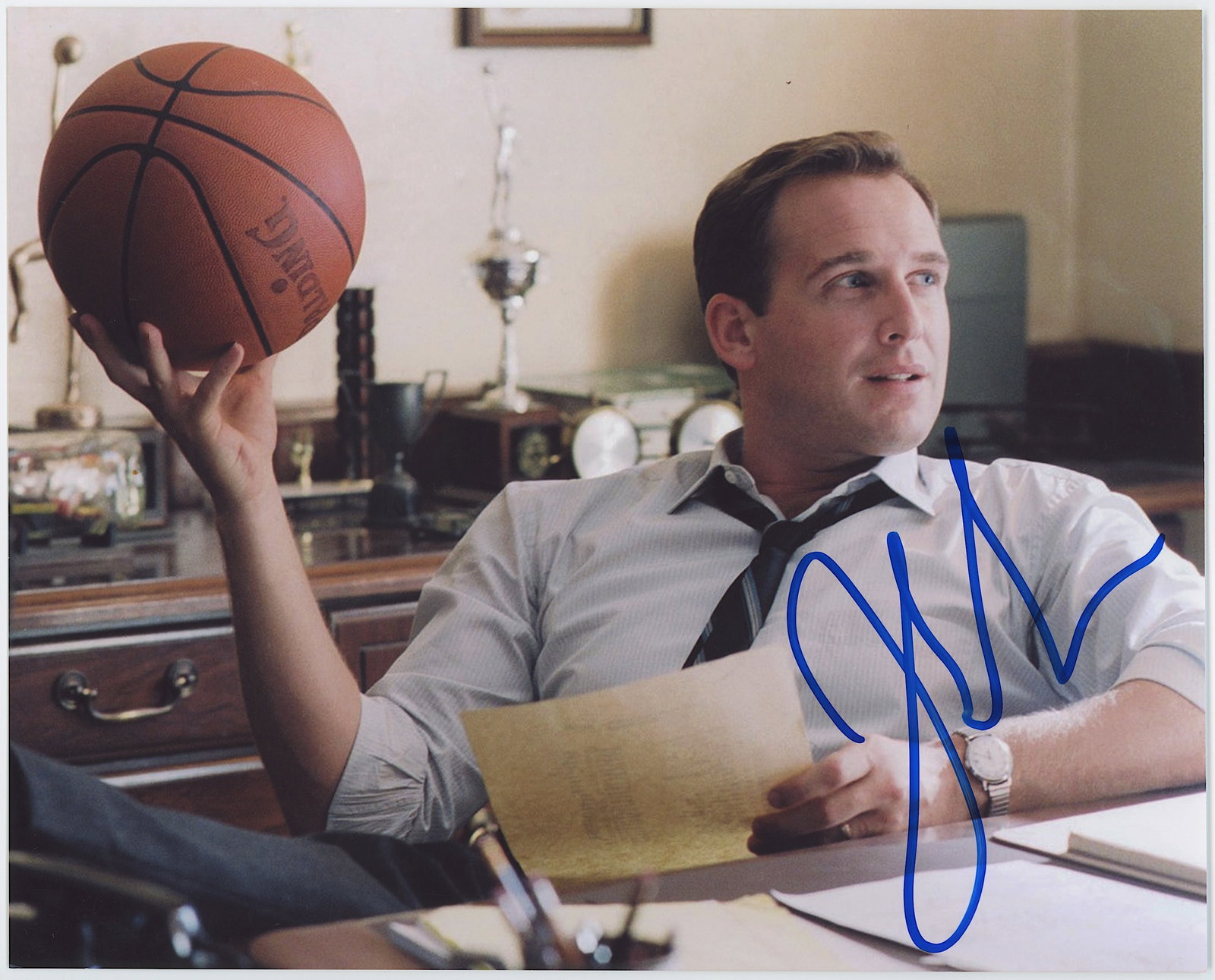 Autographed Photo by josh lucas with COA, 2011: The provenance of this lot is from a quality deceased collector in South Florida. The dimensions are Approx. 8" x 10". We have included quality scans to show it's actual condition. This lot is located