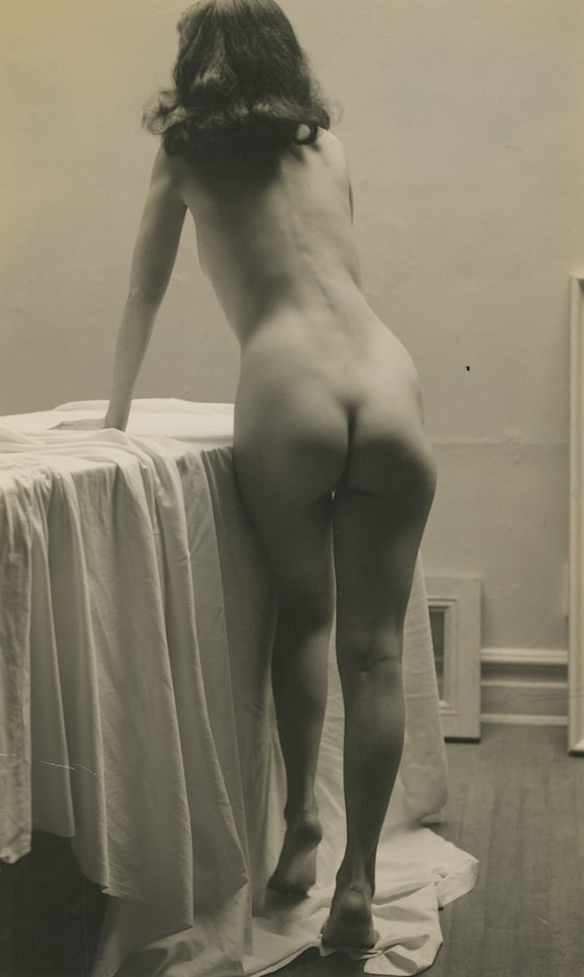 ANDRÉ DE DIENES Vintage Photo 1950s-1960s Nude Study 4.25" x 2.5": The provenance of this photo is from the estate/archives of notable photographer André de Dienes (Hungarian 1913 - 1986) in CA. André de Dienes is a well-known photographer, especially recognized fo